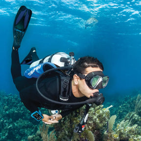 Scuba Diver in Scubapro Navigator Lite BCD